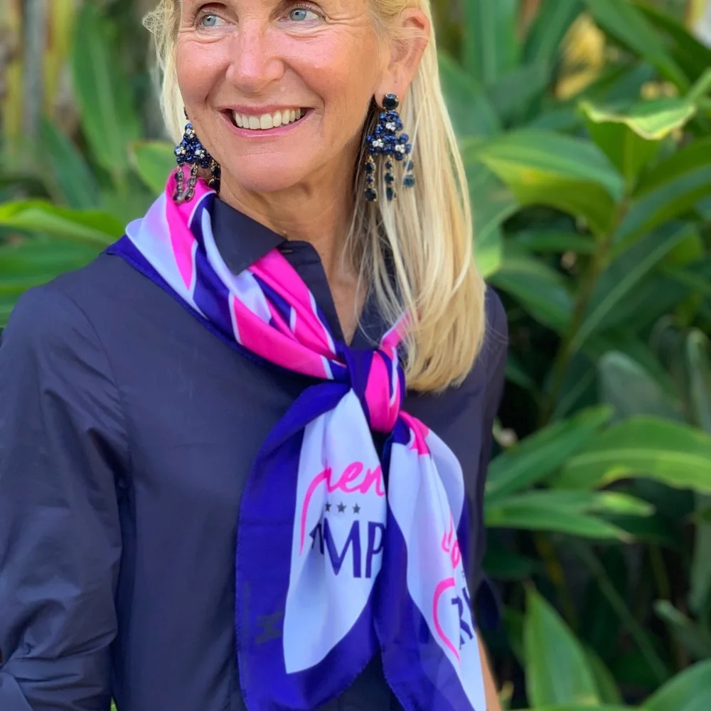 Women’s scarf 90x90 cm Trump blue and pink‎